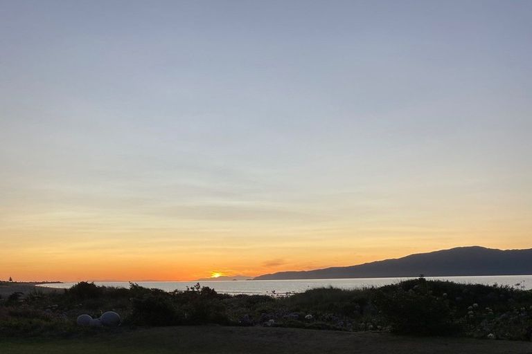 Photo of property in 59 Field Way, Waikanae Beach, Waikanae, 5036