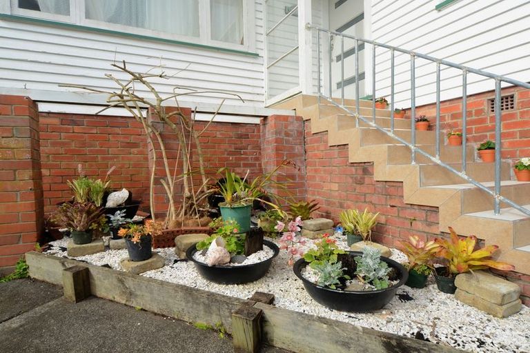 Photo of property in 27 Moire Road, Massey, Auckland, 0614