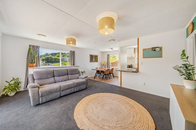 Photo of property in 21 Oaklands Grove, Clouston Park, Upper Hutt, 5018