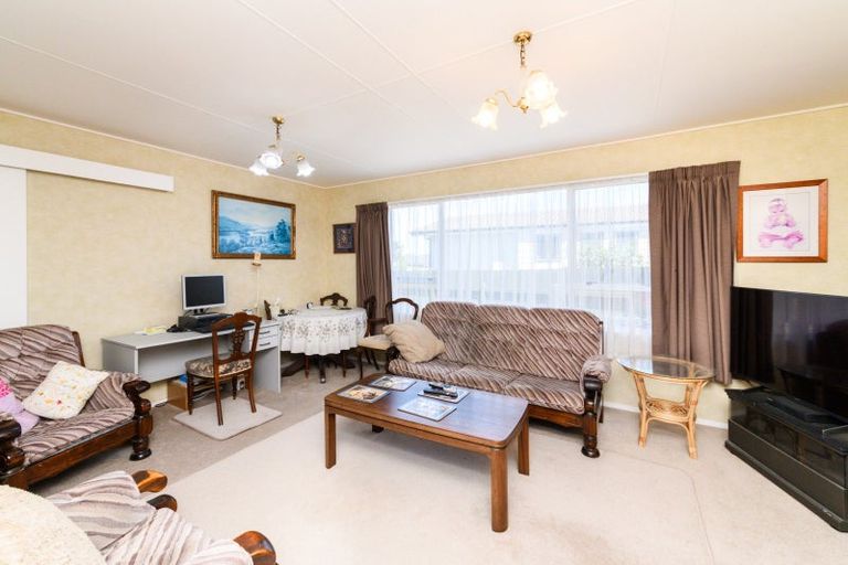 Photo of property in 32 Leander Place, Milson, Palmerston North, 4414