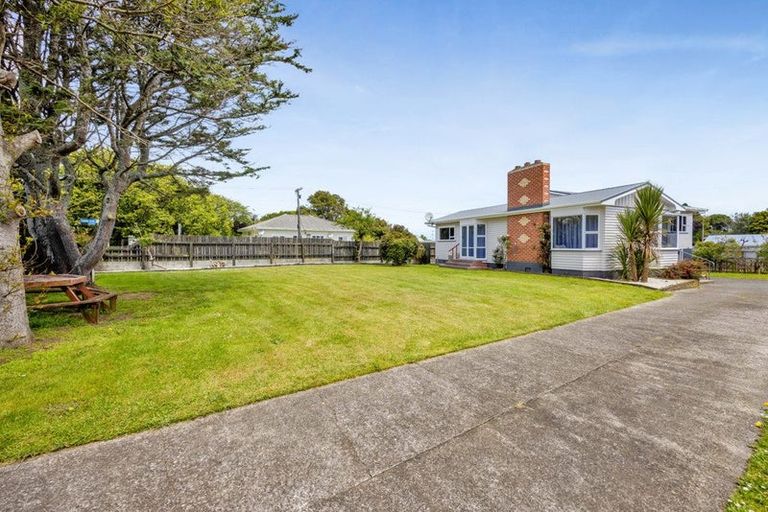 Photo of property in 90 Manawapou Road, Hawera, 4610