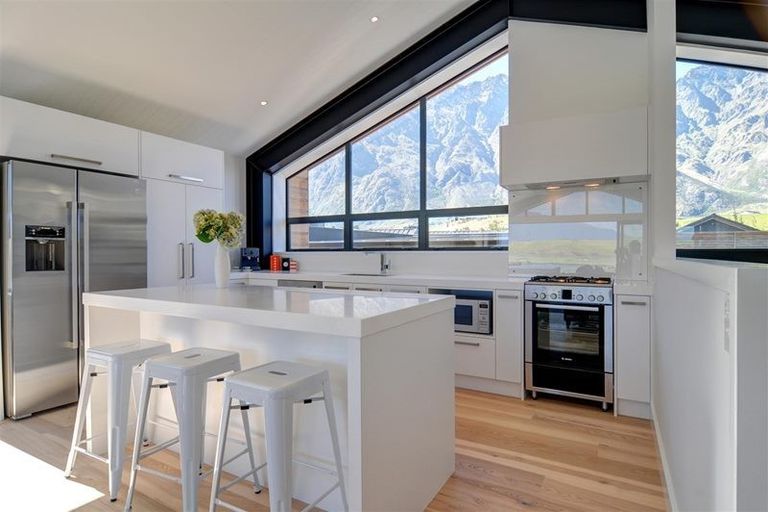 Photo of property in 5a Jackby Court, Jacks Point, Queenstown, 9371
