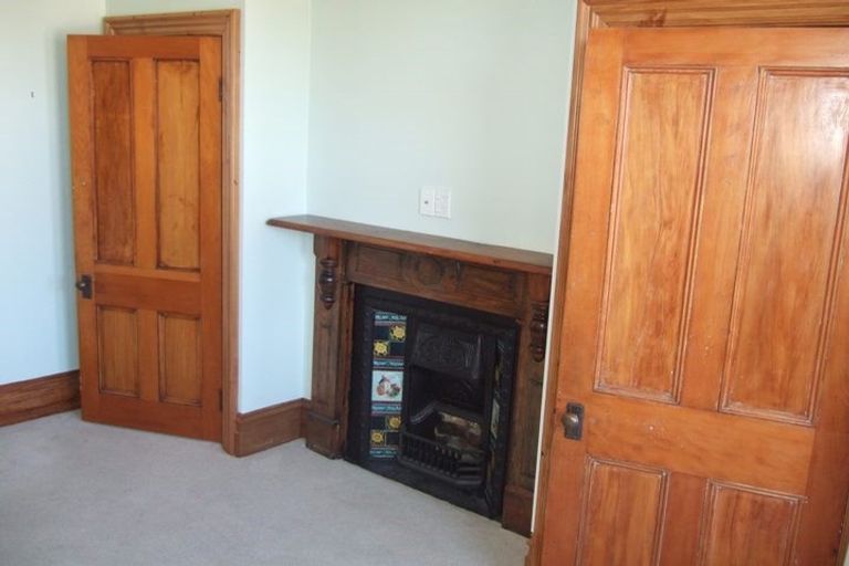 Photo of property in 80 Rolleston Street, Mount Cook, Wellington, 6021