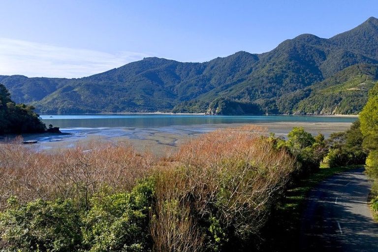 Photo of property in 38 Hope Drive, Okiwi Bay, 7193