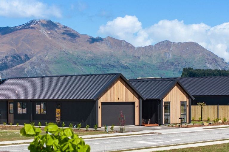 Photo of property in 14 Moonstone Street, Albert Town, Wanaka, 9305