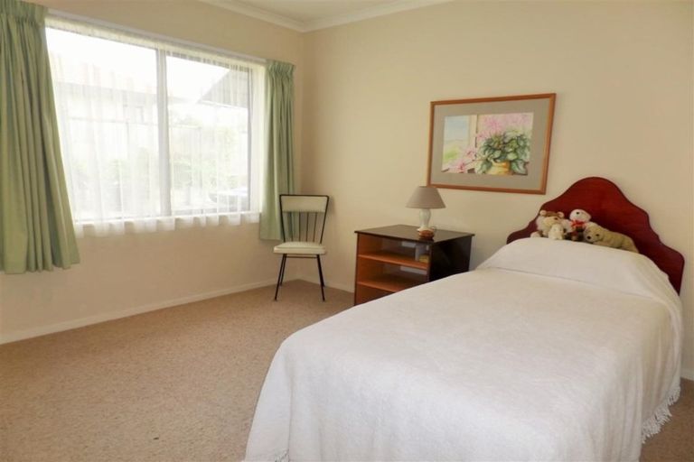 Photo of property in 6 Hawk Place, Welcome Bay, Tauranga, 3112
