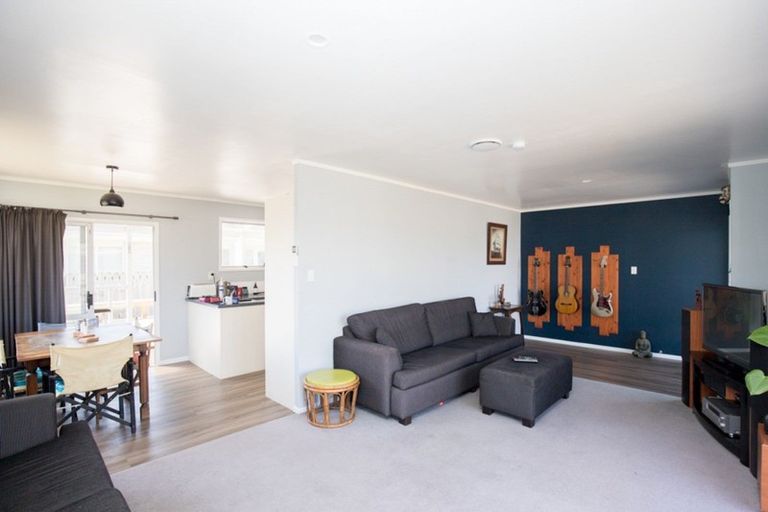 Photo of property in 1 Mcclean Place, Ngatea, 3503