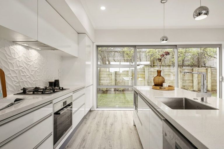 Photo of property in 31 Cresswell Place, Johnsonville, Wellington, 6037