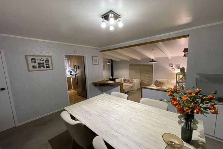 Photo of property in 108 Kemp Road, Massey, Auckland, 0614