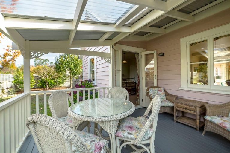 Photo of property in 10 Cotter Street, Greytown, 5712