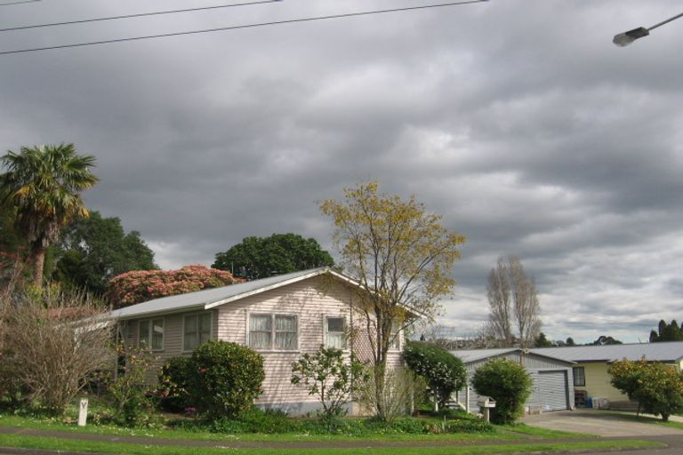 Photo of property in 2 Rauhea Street, Brookfield, Tauranga, 3110