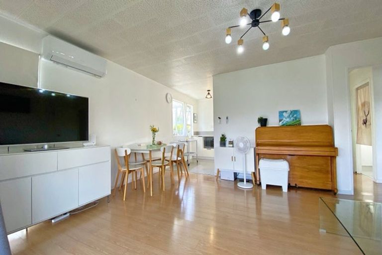 Photo of property in 22 Squirrel Lane, Browns Bay, Auckland, 0630