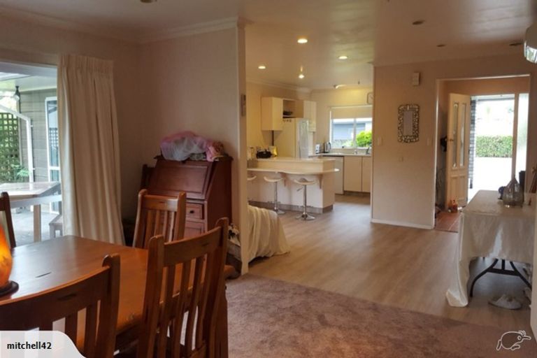 Photo of property in 12 Clare Street, Cambridge, 3434