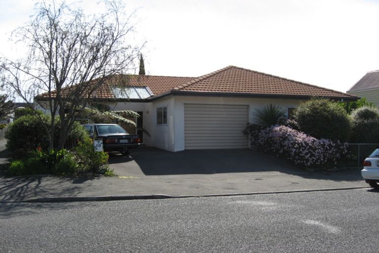 Photo of property in 118 Tasman Street, Nelson, 7010