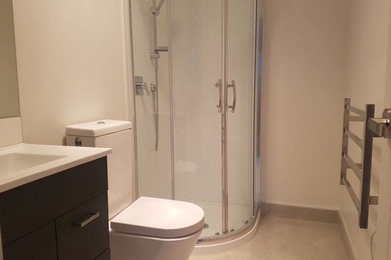 Photo of property in 106 Glendhu Road, Bayview, Auckland, 0629