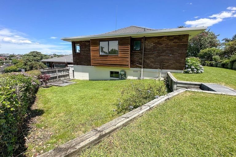 Photo of property in 2/51 Nigel Road, Browns Bay, Auckland, 0630