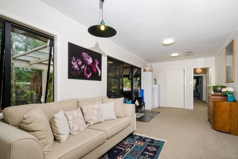 Photo of property in 264 Waikoukou Valley Road, Waimauku, 0882