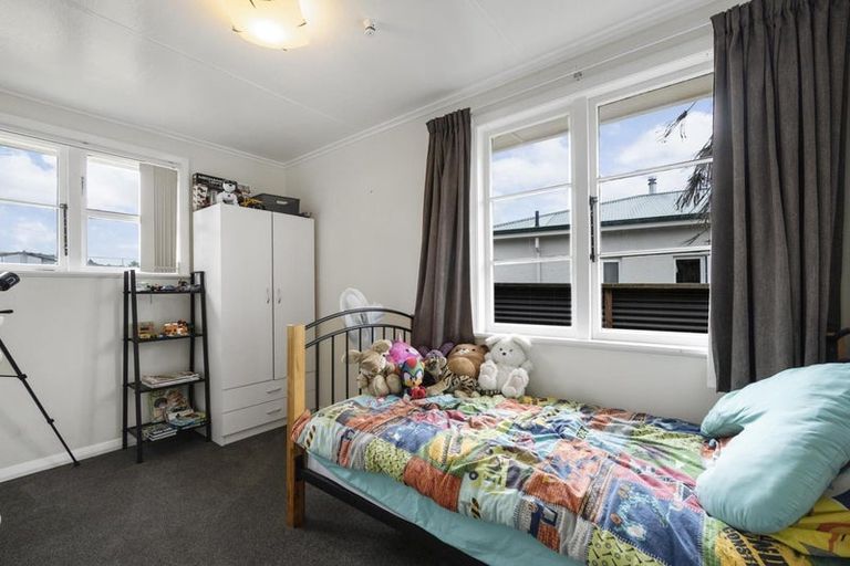 Photo of property in 10 Okoroire Street, Tirau, 3410