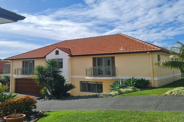 Photo of property in 24 Parkwood Crescent, Gulf Harbour, Whangaparaoa, 0930