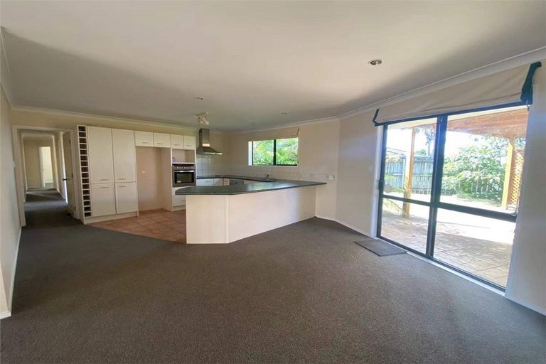 Photo of property in 46 Glenross Drive, Wattle Downs, Auckland, 2103