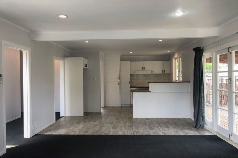 Photo of property in 48 Cobham Crescent, Kelston, Auckland, 0602