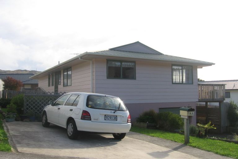 Photo of property in 6 Ribbonwood Terrace, Ranui, Porirua, 5024