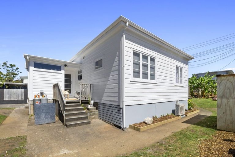 Photo of property in 7 Belt Road, Moturoa, New Plymouth, 4310