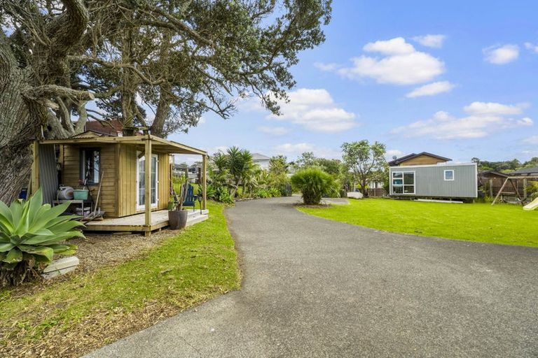 Photo of property in 881a Whangaparaoa Road, Manly, 0930