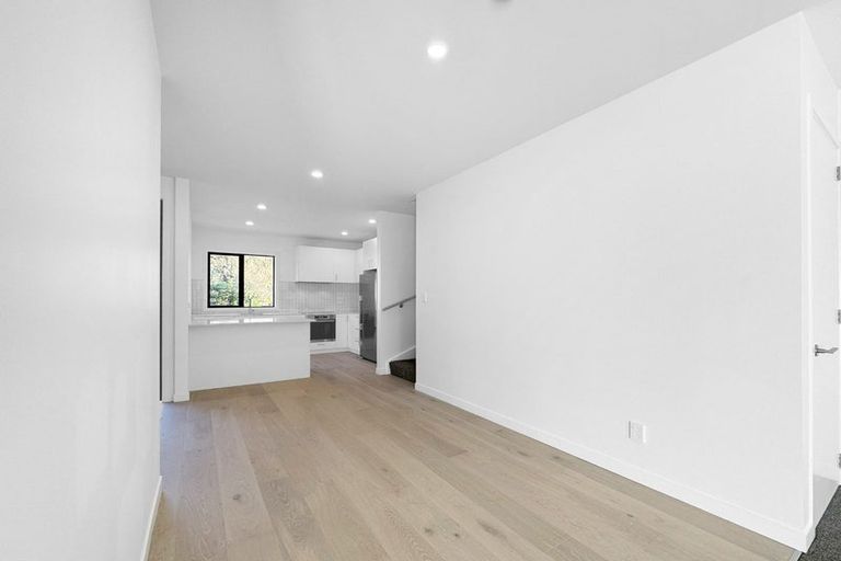 Photo of property in 4/323 Riverside Drive, Waterloo, Lower Hutt, 5011