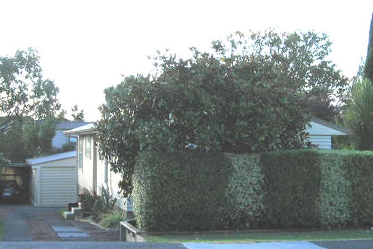 Photo of property in 2/58 Hepburn Road, Glendene, Auckland, 0602