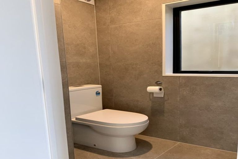 Photo of property in 7/6 South Pacific Place, Henderson, Auckland, 0612