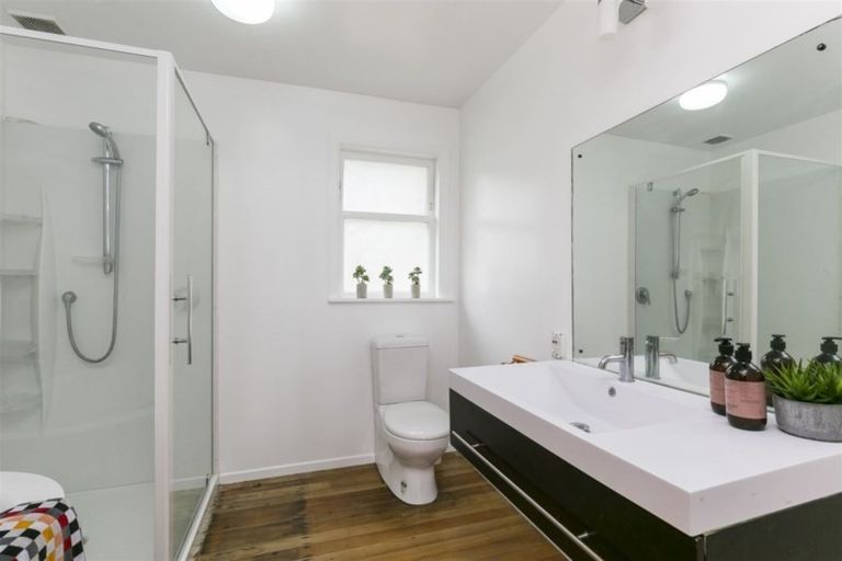 Photo of property in 18 Ahuriri Street, Strathmore Park, Wellington, 6022