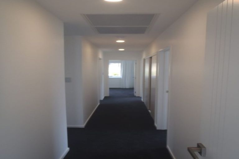 Photo of property in 21 Eastview Crescent, Stanmore Bay, Whangaparaoa, 0932