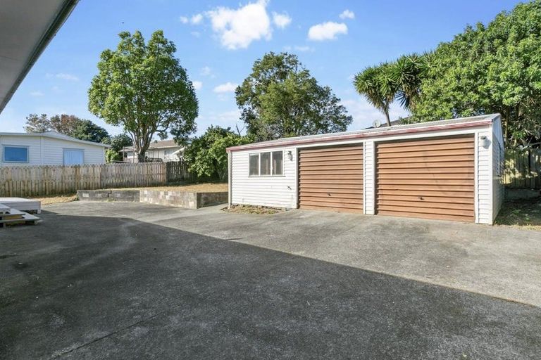 Photo of property in 6 Pureora Place, Clendon Park, Auckland, 2103