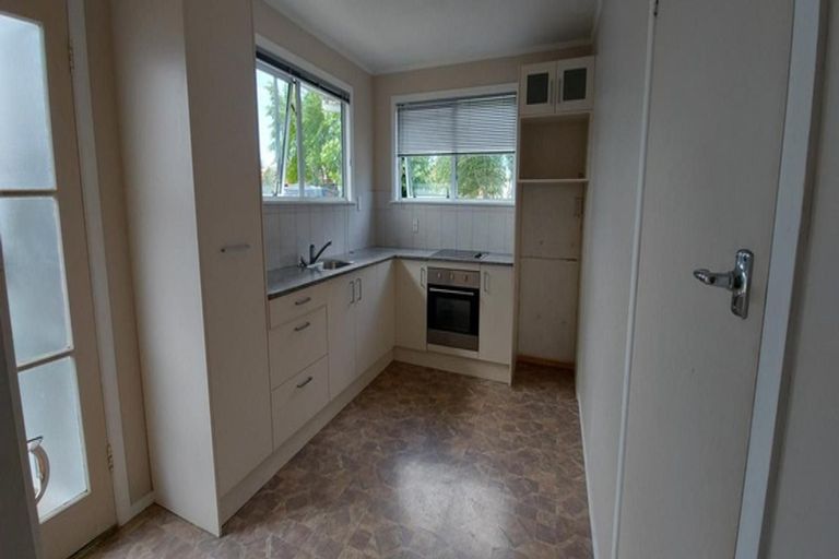 Photo of property in 1/3 Taikata Road, Te Atatu Peninsula, Auckland, 0610