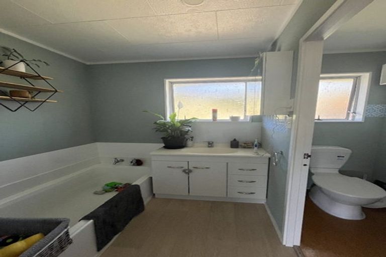 Photo of property in 86 Leeward Drive, Whitby, Porirua, 5024