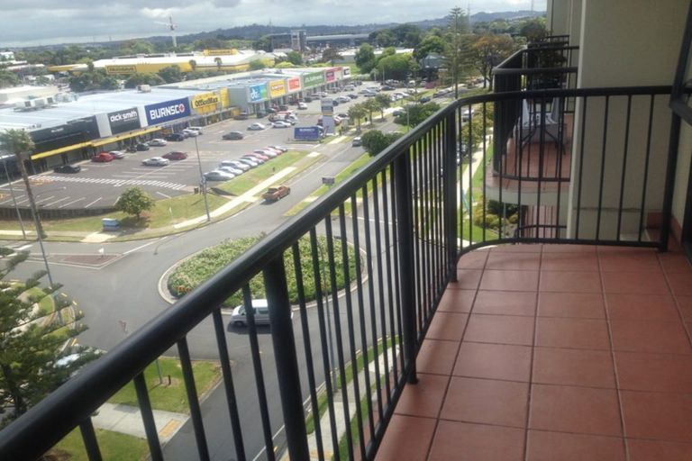 Photo of property in The Rennaissance, 5j/18 Ronwood Avenue, Manukau, Auckland, 2104
