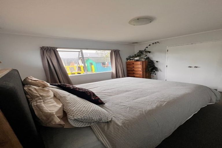 Photo of property in 10b De Quincey Terrace, Highland Park, Auckland, 2010