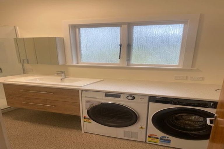 Photo of property in 1/27 Brougham Street, Mount Victoria, Wellington, 6011