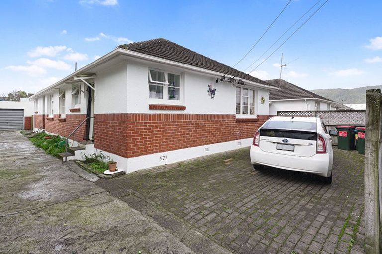 Photo of property in 1b Bush Grove, Trentham, Upper Hutt, 5018