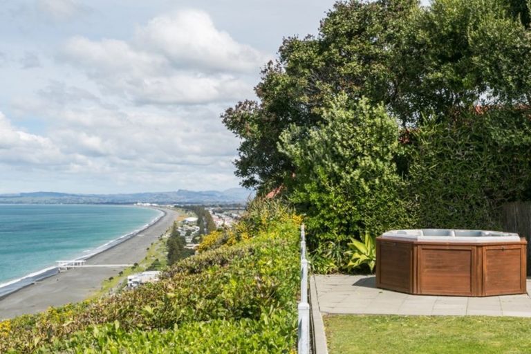 Photo of property in 130a Priestley Terrace, Bluff Hill, Napier, 4110