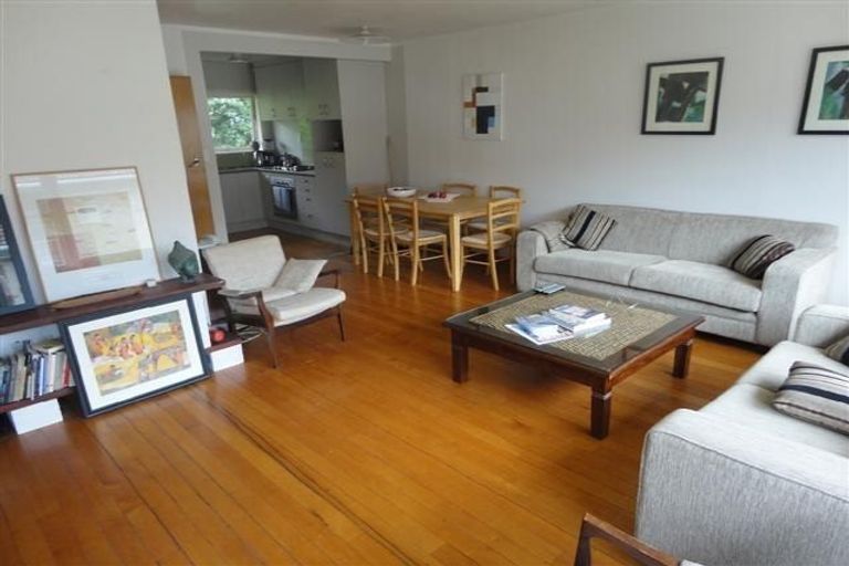 Photo of property in 2/5 Kakariki Avenue, Mount Eden, Auckland, 1024