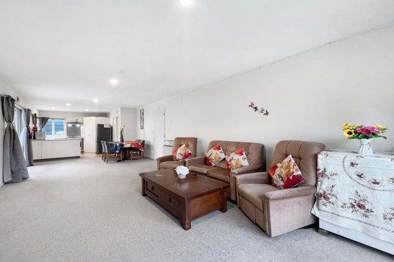 Photo of property in 2/479 Main South Road, Hornby, Christchurch, 8042