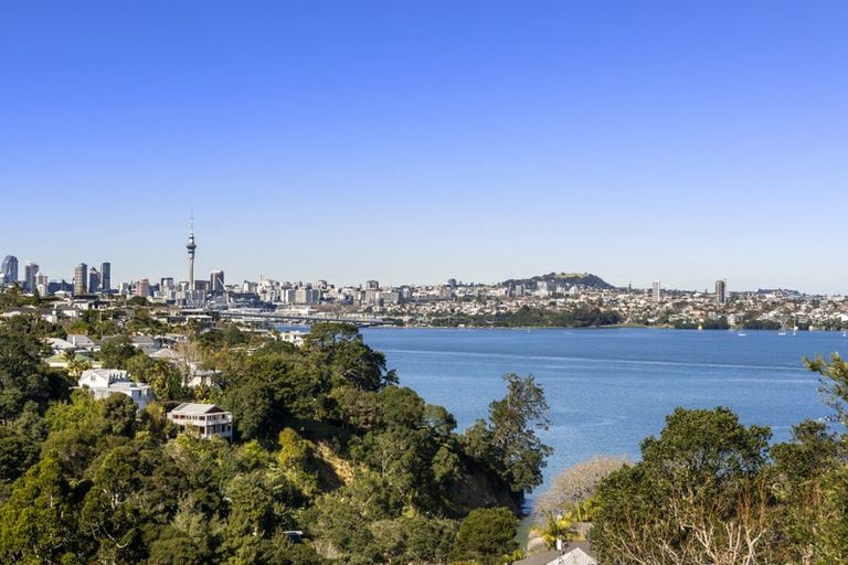 Photo of property in 7 Inkster Street, Birkenhead, Auckland, 0626