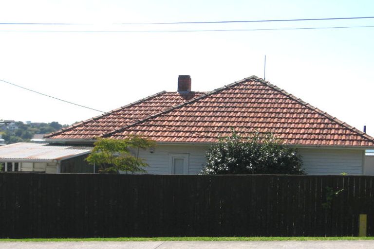 Photo of property in 3/17 Scarboro Terrace, Murrays Bay, Auckland, 0630