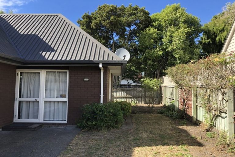 Photo of property in 70a Straven Road, Fendalton, Christchurch, 8014