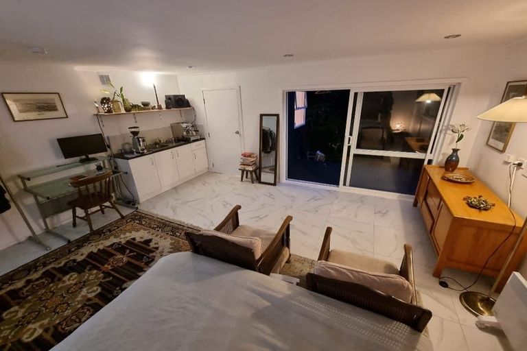 Photo of property in 17 Scenic Drive, Titirangi, Auckland, 0604