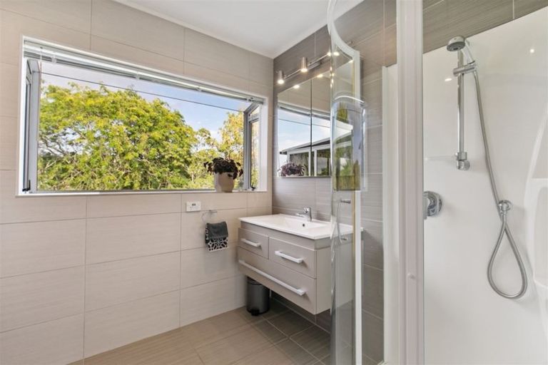 Photo of property in 48 Lynden Avenue, Hillcrest, Auckland, 0627