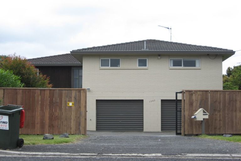 Photo of property in 1362 Whangaparaoa Road, Army Bay, Whangaparaoa, 0930