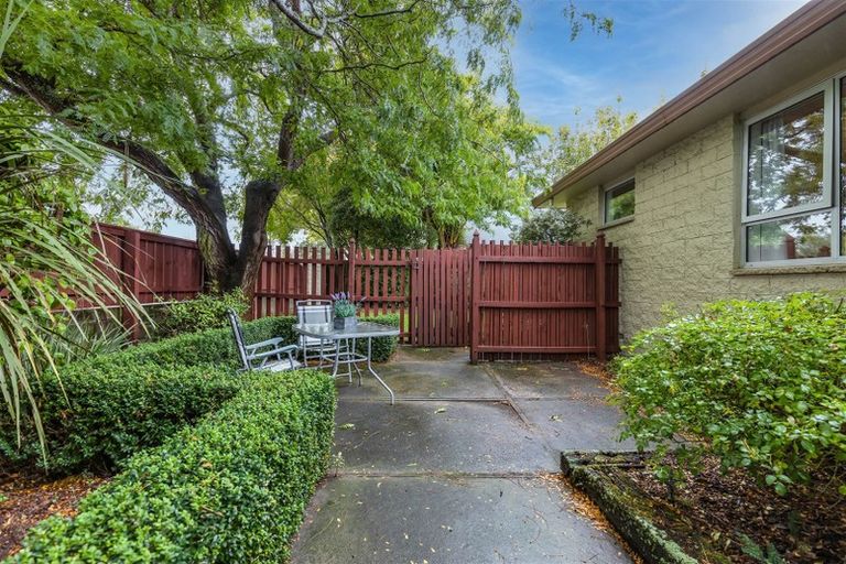 Photo of property in 139 Hawthornden Road, Avonhead, Christchurch, 8042